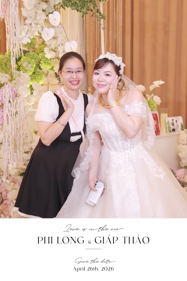 Ảnh in cô dâu và khách mời, cưới Phi Long và Giáp Thảo